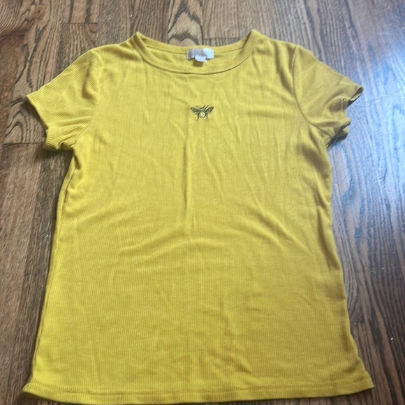 This cute BELLETWEED is perfect for any tweens closet. - Picture 1 of 3